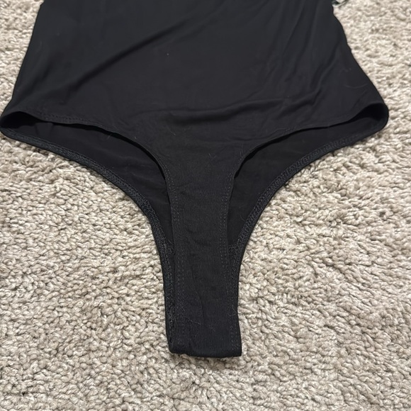 Forever 21 one shoulder ruffle bodysuit- Size Small - Picture 5 of 7